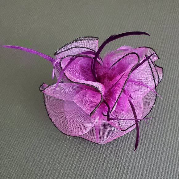 Women's Purple Fascinator - Picture 2 of 3
